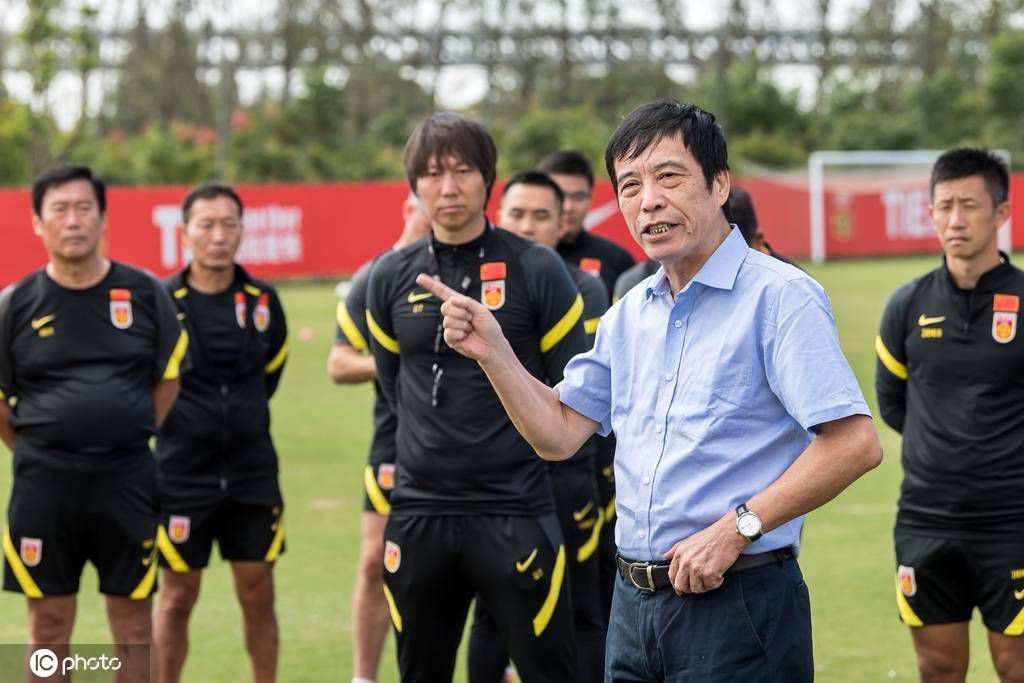 俱乐部正在密切关注他，因为他现阶段表现不佳。